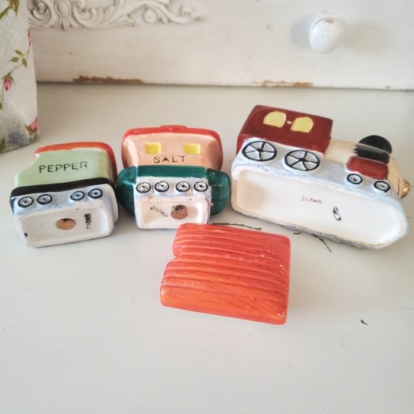 Vtg Train S&P Shakers - Picture 6 of 9
